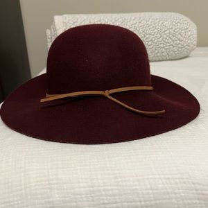 wool brimmed hat in burgundy